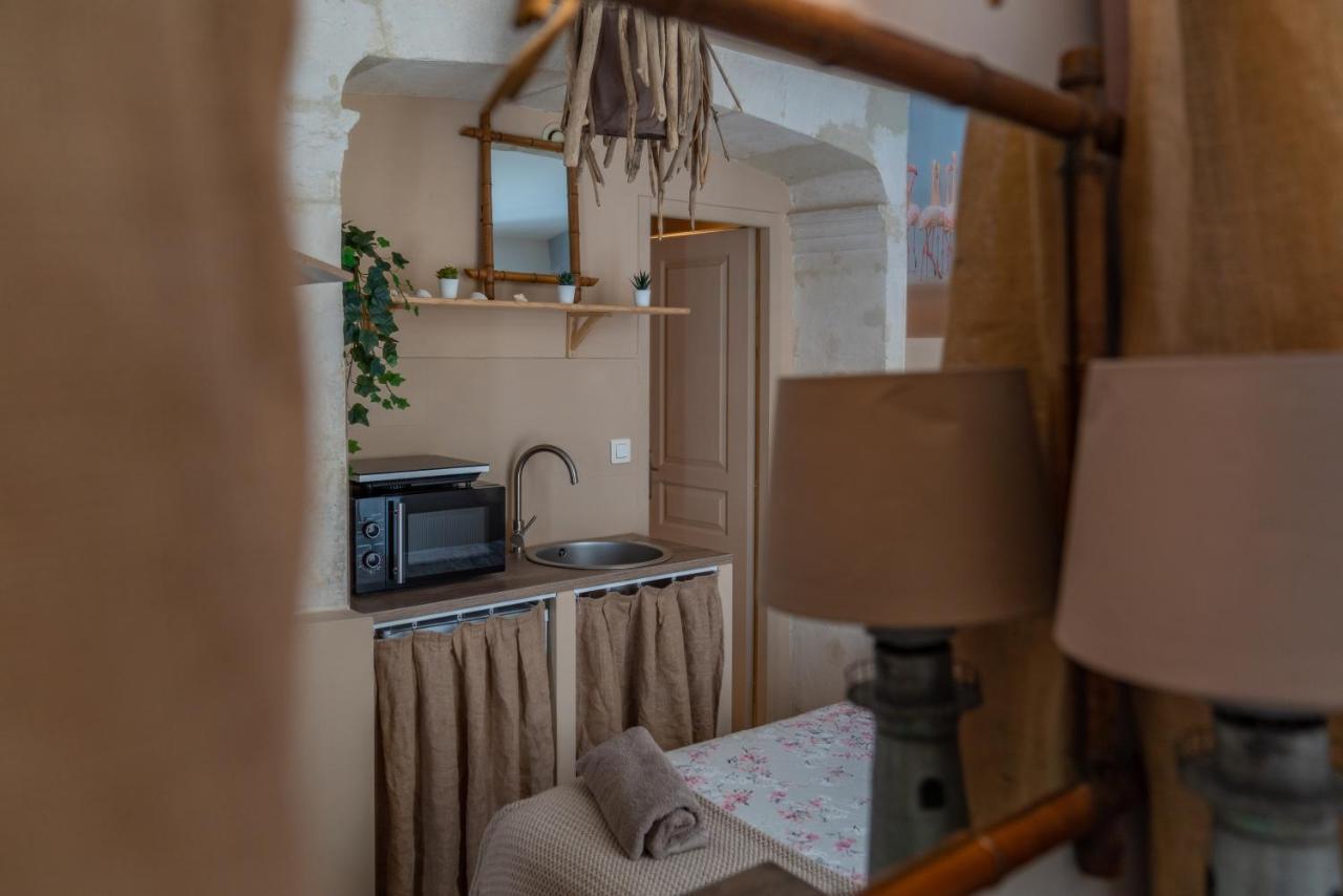 La Cabane Camarguaise En Centre Ville - Une Nuit A Nîmes Exterior foto